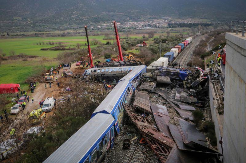 الرئيس الأمريكي يعزي اليونان في ضحايا تصادم السكك الحديدية