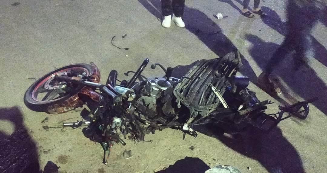 حادث تصادم سيارة ومركبة دراجة آلية 