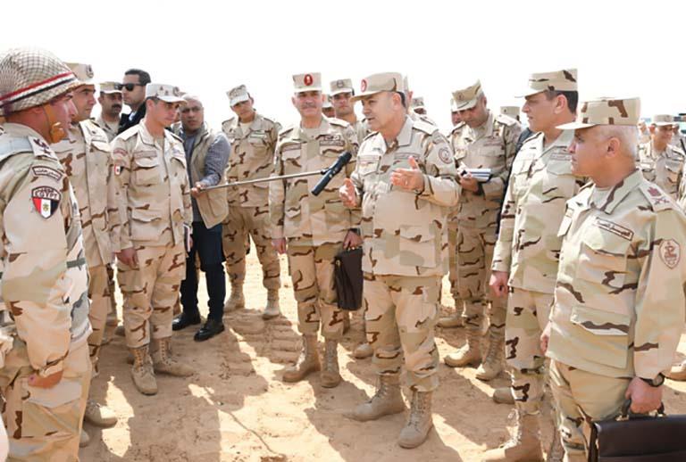 رئيس أركان القوات المسلحة يشهد بياناً عملياً لأحد تشكيلات الجيش الثاني الميداني