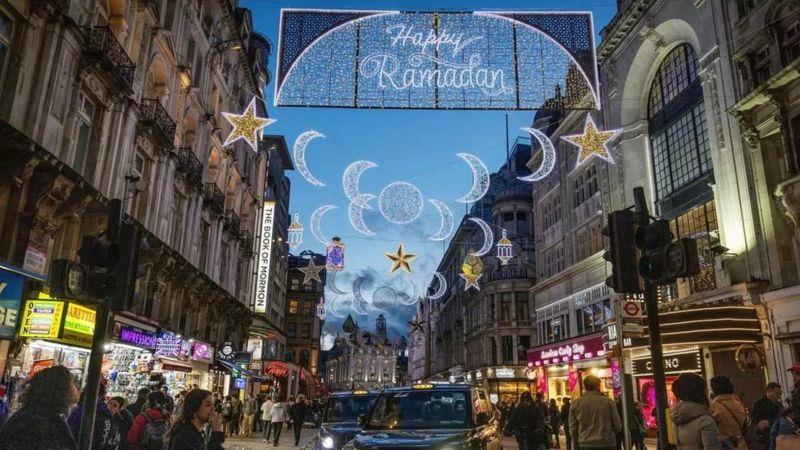 شوارع لندن تتزين بمناسبة شهر رمضان