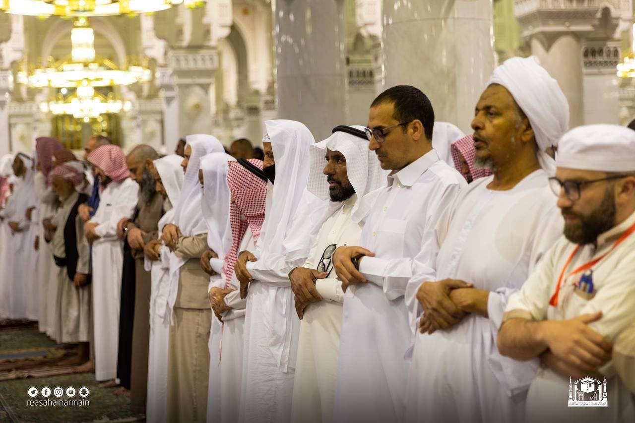 أحدث صور لـصلاة أول تراويح من المسجد الحرام 