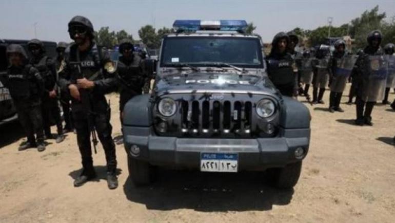 مصدر أمني يكشف تفاصيل ضبط سيارة بدون لوحات معدنية بالجيزة مصدر أمني يكشف تفاصيل ضبط سيارة بدون لوحات معدنية بالجيزة