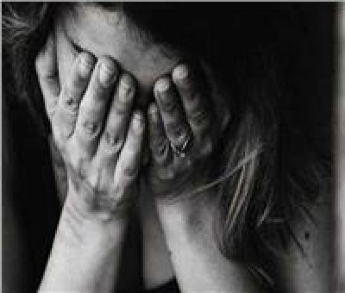 ليلة مقتل عويس.. شاهد "سميرة" في أحضان عشيقها داخل أوضة نومه ليلة مقتل عويس.. شاهد "سميرة" في أحضان عشيقها داخل أوضة نومه