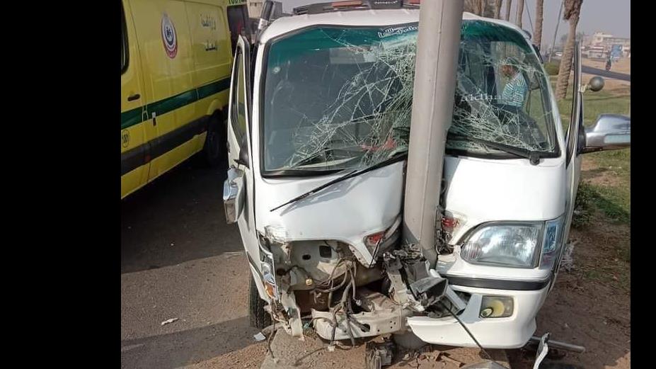 الميكروباص دخل في عمود.. 11 مصابا بينهم 3 أطفال في حادث ببني سويف الميكروباص دخل في عمود.. 11 مصابا بينهم 3 أطفال في حادث ببني سويف