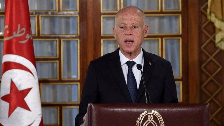 الرئيس التونسي يشهد أداء اليمين لوزير الداخلية الجديد الرئيس التونسي يشهد أداء اليمين لوزير الداخلية الجديد