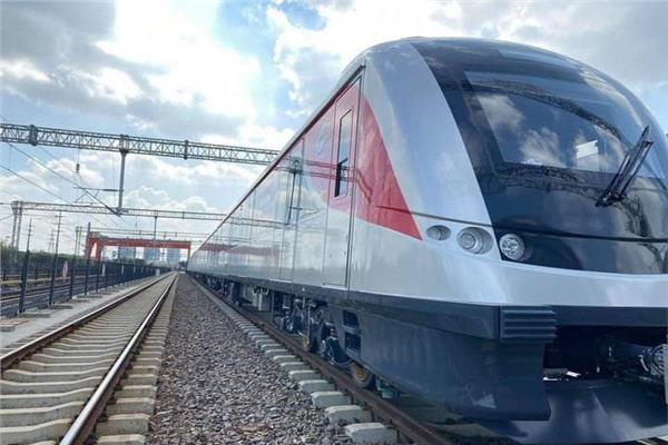 الخامسة والنصف صباحا.. مواعيد القطار الكهربائي الخفيف LRT في رمضان الخامسة والنصف صباحا.. مواعيد القطار الكهربائي الخفيف LRT في رمضان