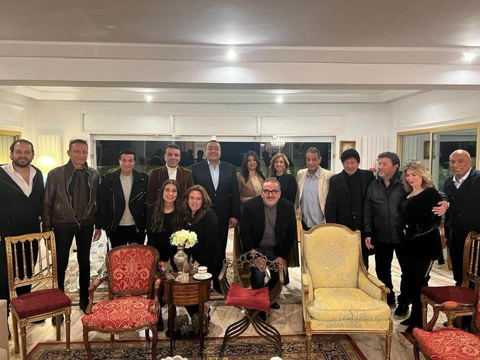 مصطفى كامل وهاني شاكر يلتقيان في منزل السفير المصري بتونس مصطفى كامل وهاني شاكر يلتقيان في منزل السفير المصري بتونس