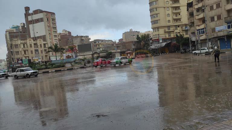 برق وأمطار رعدية غزيرة على محافظة البحيرة