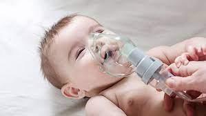   أطباء يضعون طفلا على جهاز تنفس صناعي لمدة 150 يومًا.. ما القصة؟