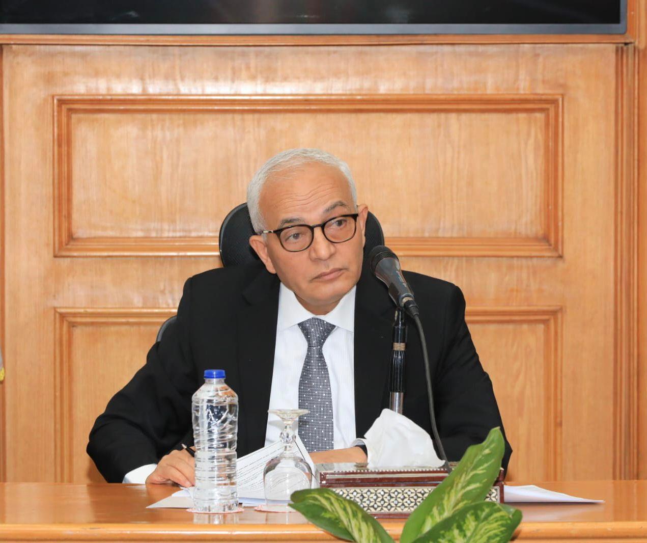 الدكتور رضا حجازي خلال الاجتماع