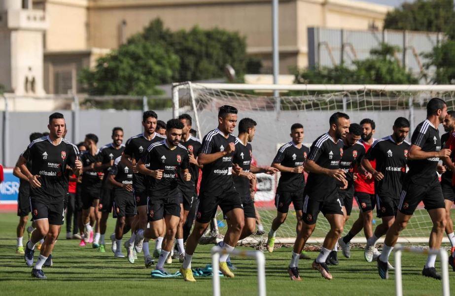 مصراوي يكشف أسباب استبعاد 9 لاعبين من الأهلي أمام طلائع الجيش