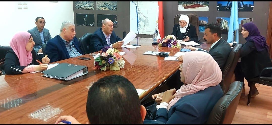 نائب محافظ القاهرة تبحث الموقف التنفيذي لإزالة التعديات (1)
