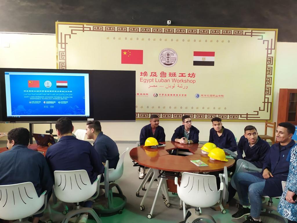 نائب ويزر التعليم ووفد صيني يتفقدون ورشة لوبان - مصر في مدينة نصر