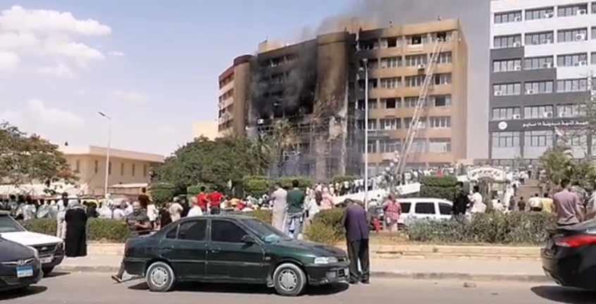 حريق في مبنى جهاز مدينة 15 مايو (2)