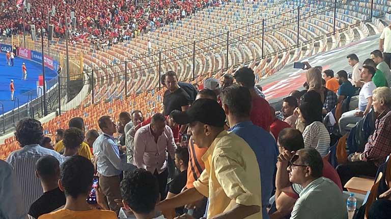 مشاجرة بين الجماهير في المدرجات بعد هدف حسين الشحات الثاني- | مصراوى