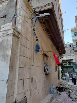 أول تعليق رسمي من محافظة القاهرة حول انهيار عقار حي الخليفة (1)