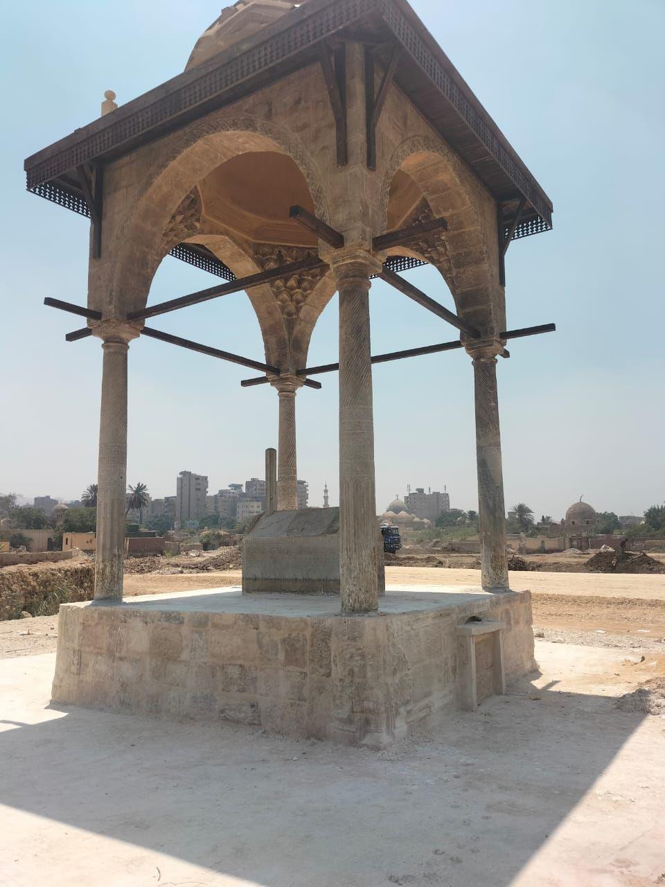 تركيب قبة رقية دودو بمنطقة الإمام الشافعي (1)
