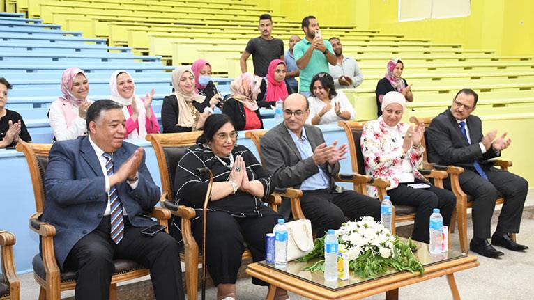 رئيس جامعة عين شمس يفتتح مدرج الاستاذ الدكتور مهدى علام بكلية الآداب 