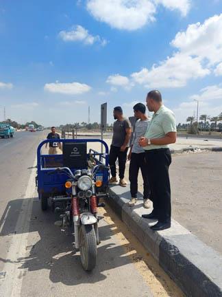 التحفظ على مركبات توك توك في الإسكندرية (1)