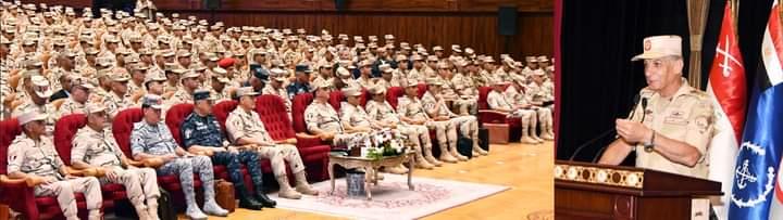  وزير الدفاع يشهد تنفيذ المرحلة الرئيسية لمشروع مراكز القيادة التعبوي للجيش الثالث الميداني (1)