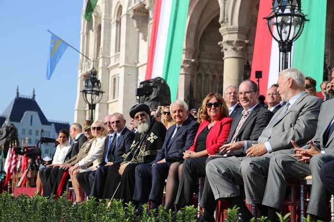 البابا تواضروس يشارك المجر احتفالها بالعيد القومي (1)