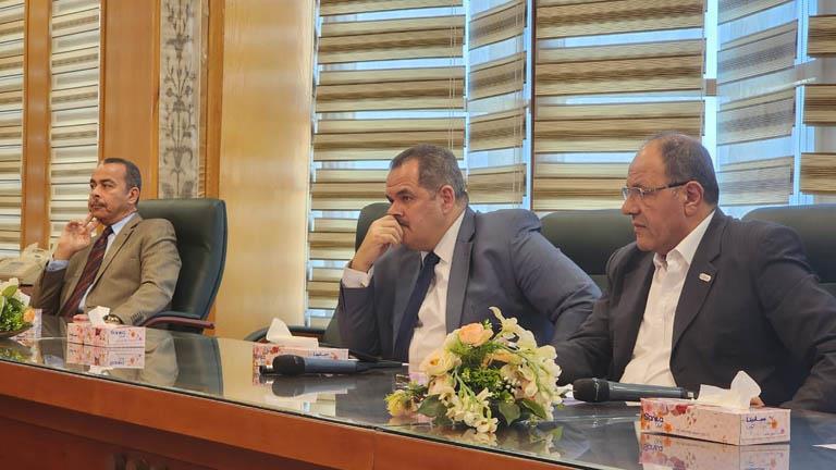 المصرية للمطارات تناقش نظام الإدارة المتكامل بمطار الغردقة وتحسين الخدمات (2)