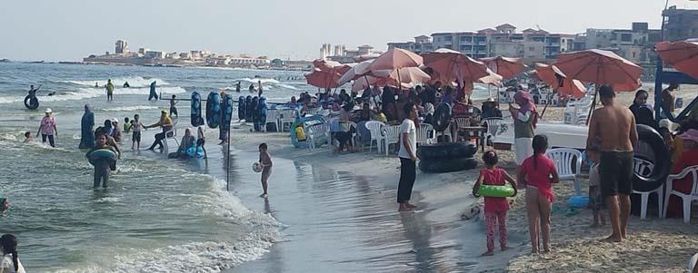اقبال على شواطئ الإسكندرية (1)