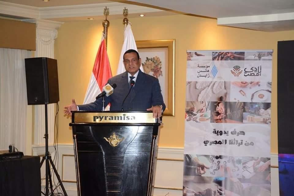 وزيرا التنمية المحلية والتضامن يفتتحان معرض ''أيادي مصر'' 