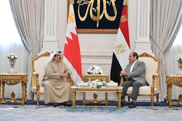 الرئيس السيسي يستقبل العاهل البحريني في العلمين الجديدة 