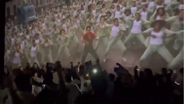 الجمهور الهندي يرقص على أنغام فيلم جاوان