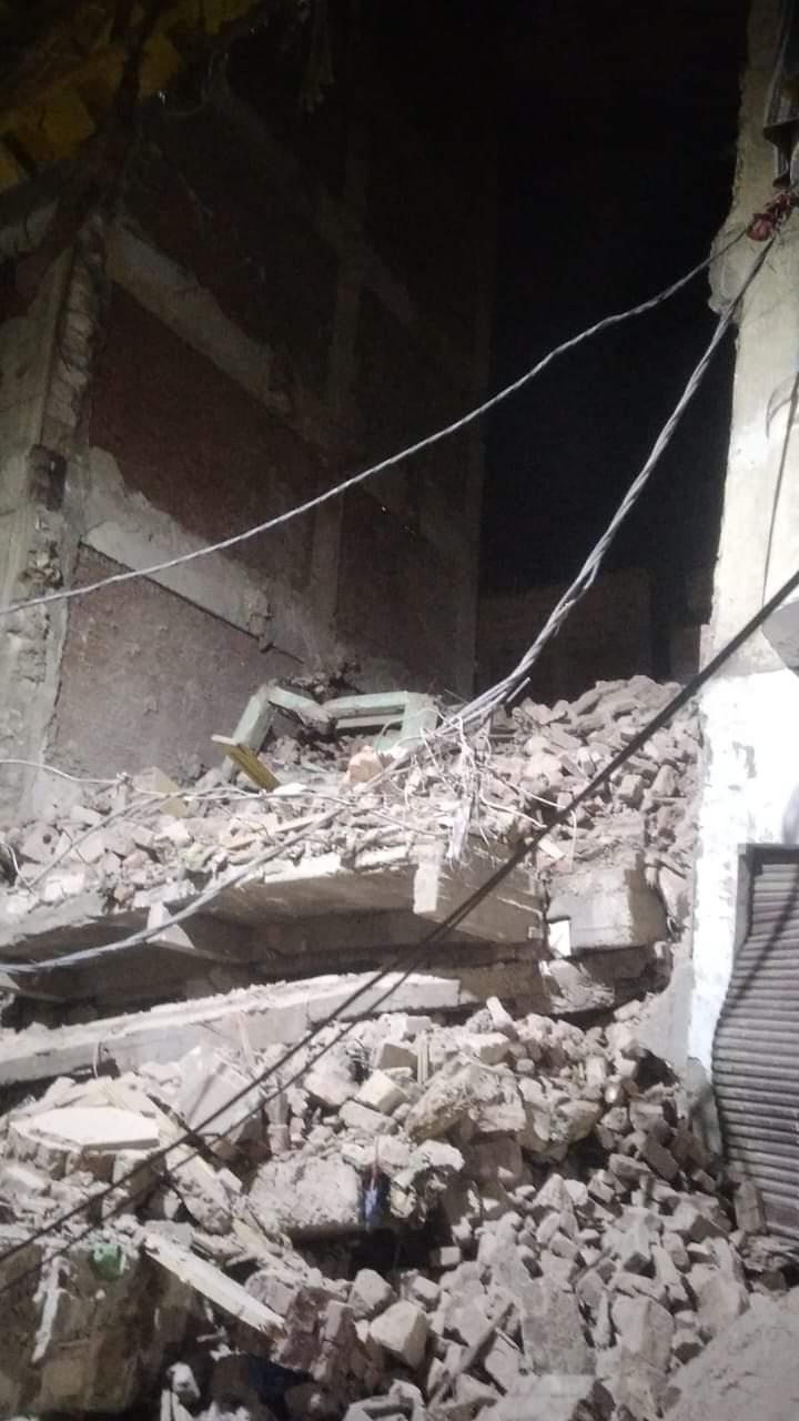 انهيار عقار وميل آخر بكرموز في الإسكندرية.. وإخلاء 11 منزلا