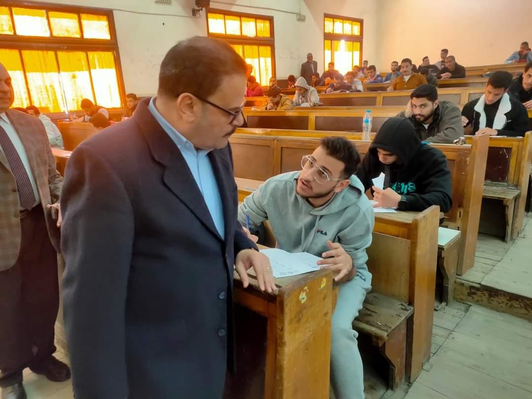 امتحانات نصف العام بكلية التربية للبنين بالقاهرة