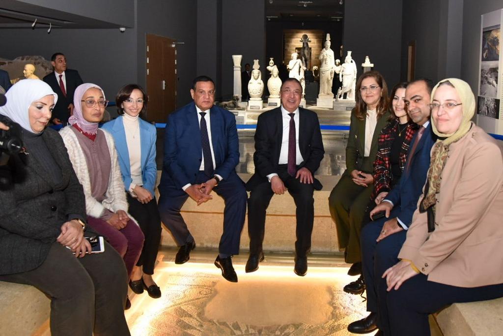وزيرا التنمية المحلية والتخطيط ومحافظ الإسكندرية يتفقدون مشروع تطوير المتحف اليوناني الروماني 