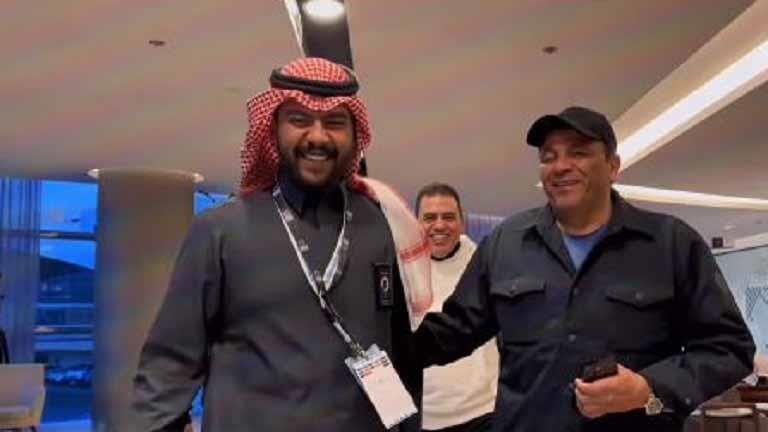 محمد فؤاد يصل السعودية لحفل كاسيت 