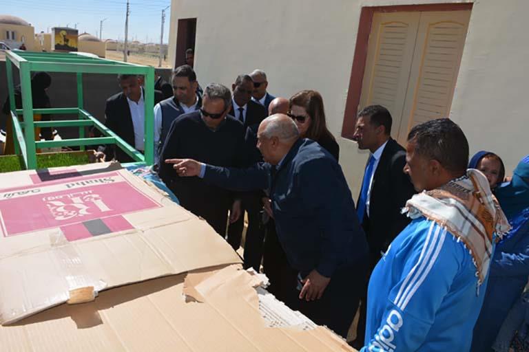 وزيرة التخطيط تتفقد مشروعات صغيرة لمنتفعي بشار الخير في الوادي الجديد