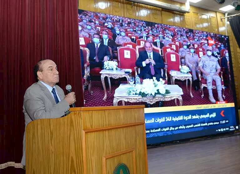 اللواء سمير فرج خلال فعاليات الندوة التثقيفية الكبرى التي نظمتها جامعة المنصورة