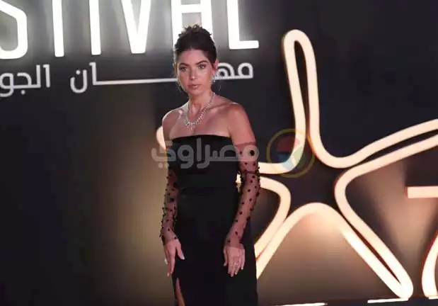 الفنانة الشابة هاجر السراج