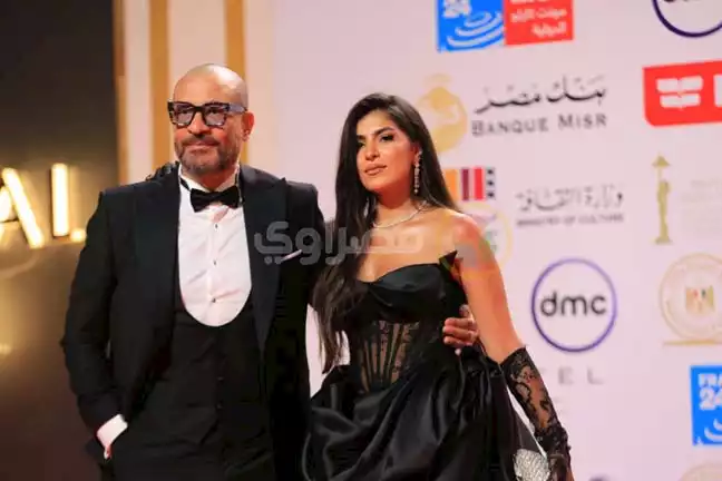 ماجد المصري وزوجته بحفل افتتاح مهرجان القاهرة السينمائي  