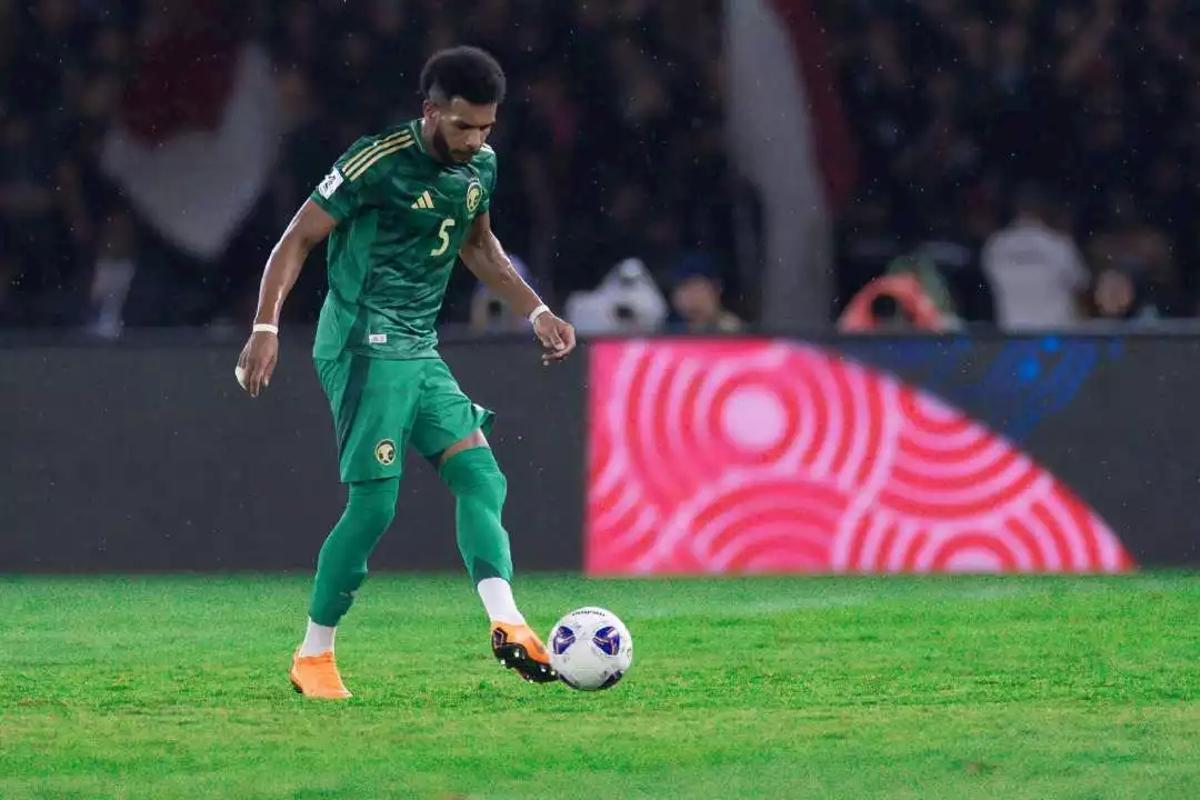 علي البليهي لاعب المنتخب السعودي