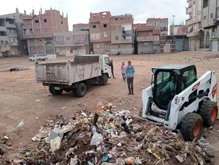 رفع 160 طن مخلفات بلدية وتراكمات القمامة بقرية بدواى مركز المنصورة