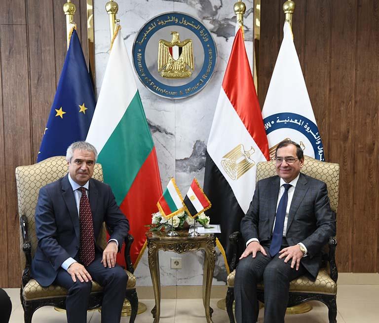 وزير البترول خلال لقائه مع وزير الطاقة البلغاري (4)