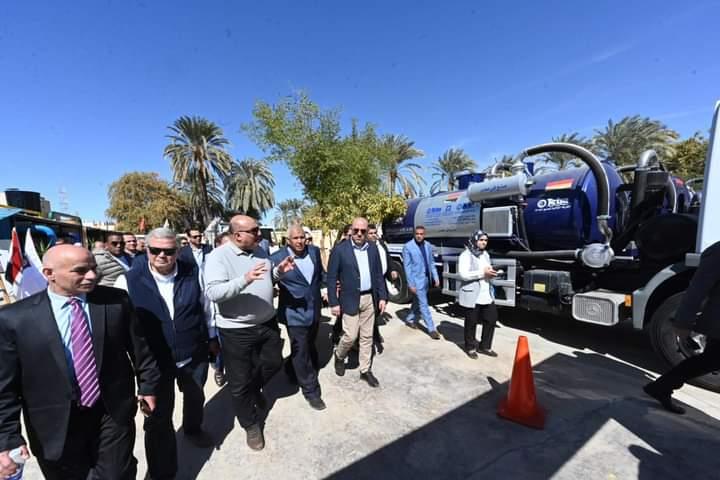 شركة مياه الشرب بالوادي الجديد تستعرض معداتها امام وزير الإسكان