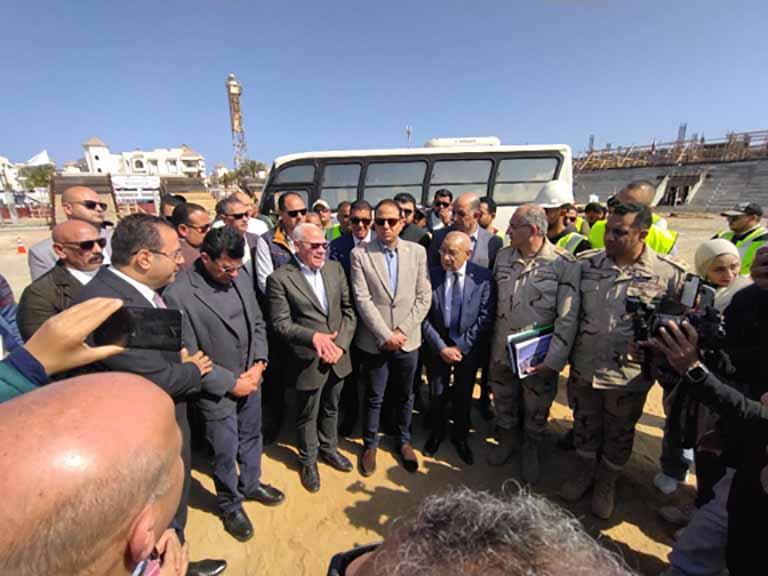 وزير الرياضة يتفقد إنشاء استاد المصري الجديد