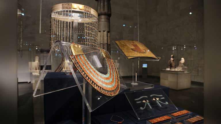 مجوهرات قديمة في المتحف القومي للحضارة المصرية