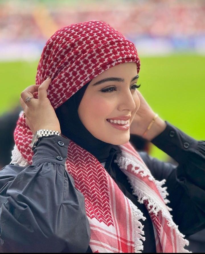  مشجعة أردنية تخطف الأنظار في كأس آسيا 
