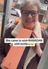 أغرب من الخيال.. بريطانية تفاجئ جارها المسلم بهدية غريبة في رمضان 