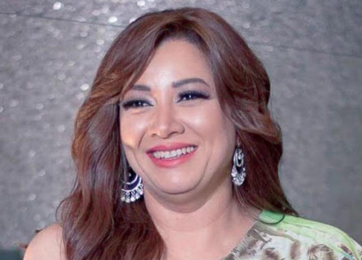 الفنانة انتصار 