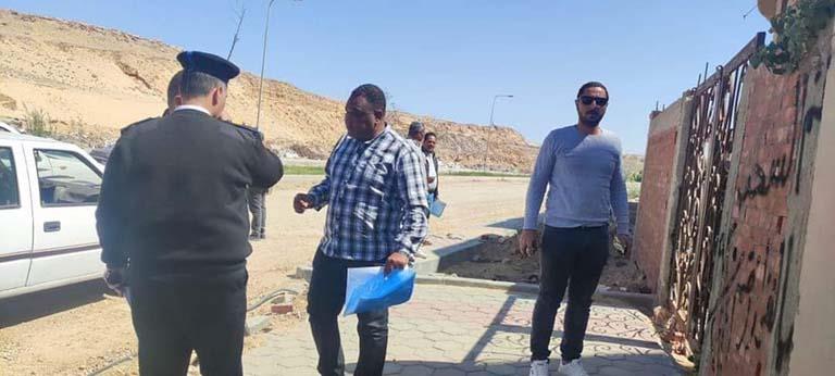 استرداد قطع أراضي لمخالفة شروط التعاقد وإزالة مخالفات بناء وإشغالات في حملات بمدينة العبور (1)