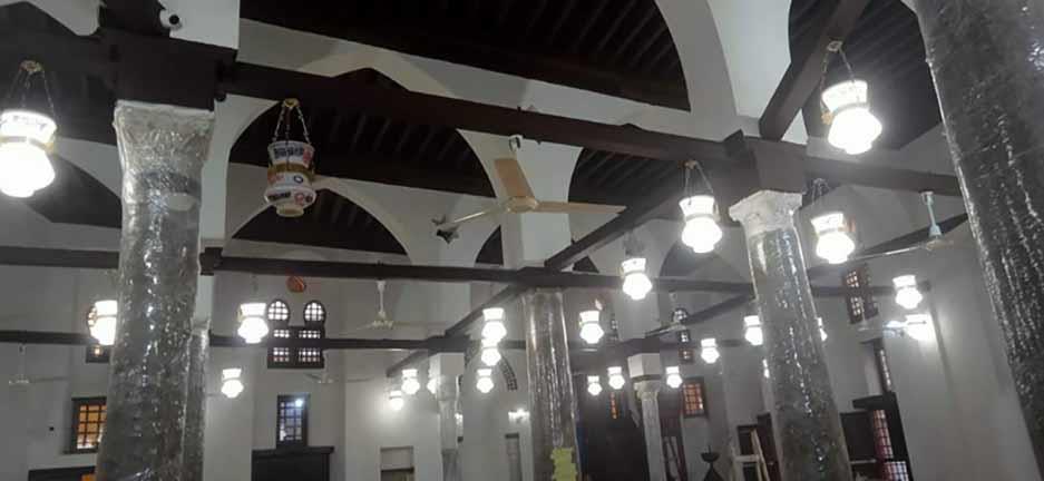 أعمدة مسجد المحلي
