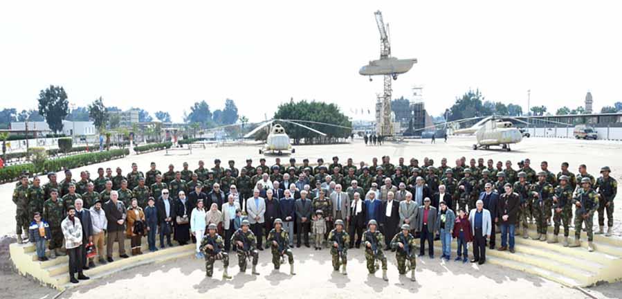 القوات المسلحة تنظم زيارة لقادة سابقين لقوات المظلات والصاعقة (2)
